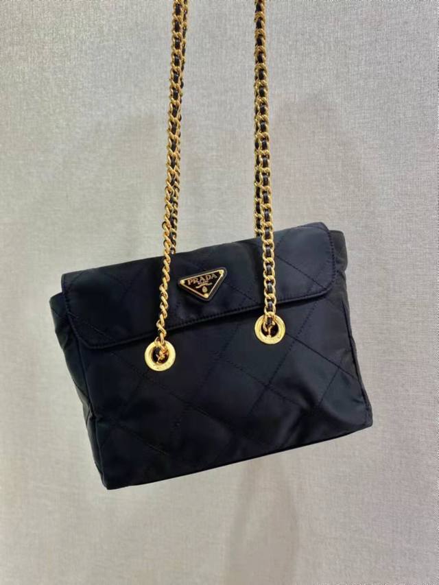 Vintage Flip Cover 1Bd620 Medium 25Cm This Vintage Chain Diamond Hobo Bag Is So