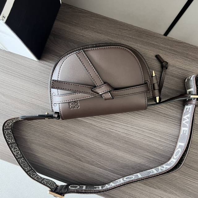 Lw Gate Dual New Chocolate The Minigatedual Is Crafted From Soft Natural Cowhide