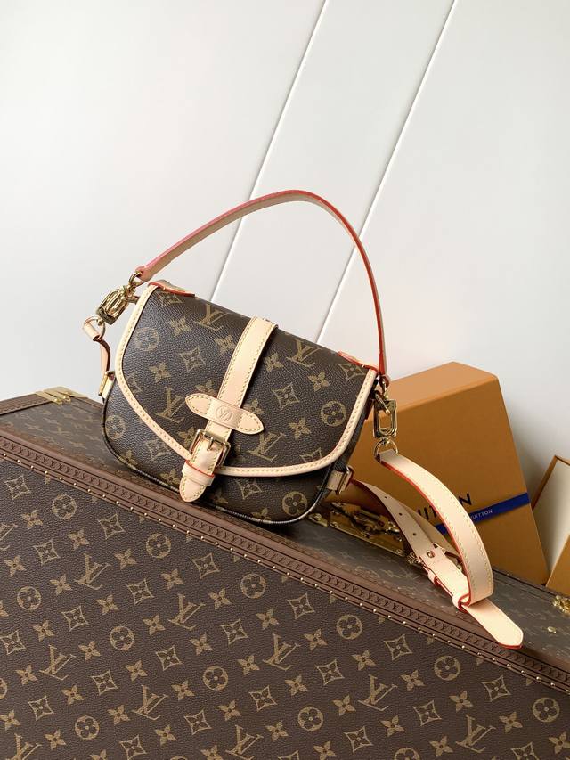 Top Original Order, Variable Chip M46740 Saumur Bb Handbag Is Made Of Monogram C