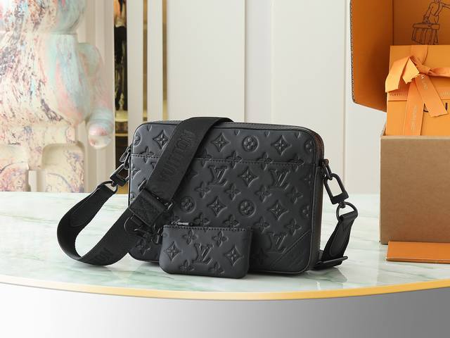 Top Original Single Home Real Shot M69827 Full Leather Embossed Messenger Bag Sp