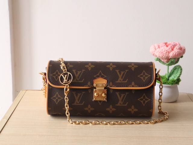 Exclusive Real Shot M13566 This Pochette Camille Handbag Is Made Of Monogram Can