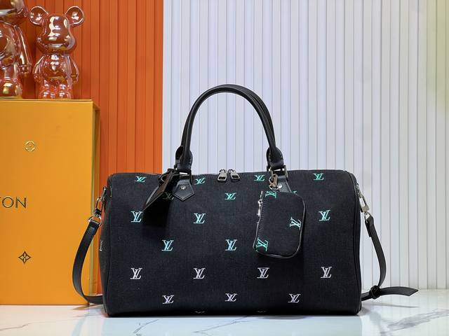 M13966 Black Denim Embroidery Pharrell Williams Uses Deep Lv Blason Denim To Int