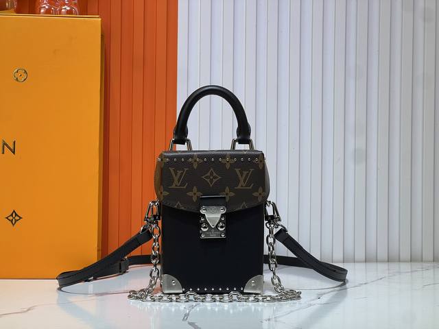 M82465 M12362The Camera Box Bag Is Made Of Monogram And Monogram Reverse Canvas