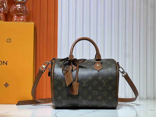 M89108 M24424 Black, Red, Green, Pink Crocodile Pattern This Speedy Bandouli Re