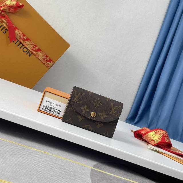 M41939Gold Powder, Small And Exquisite But Extremely Practical, This Colorful En
