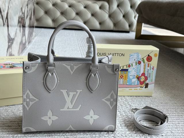 With Box Autumn And Winter Limited Edition Size: 25*19Cm Super Good Quality, Com