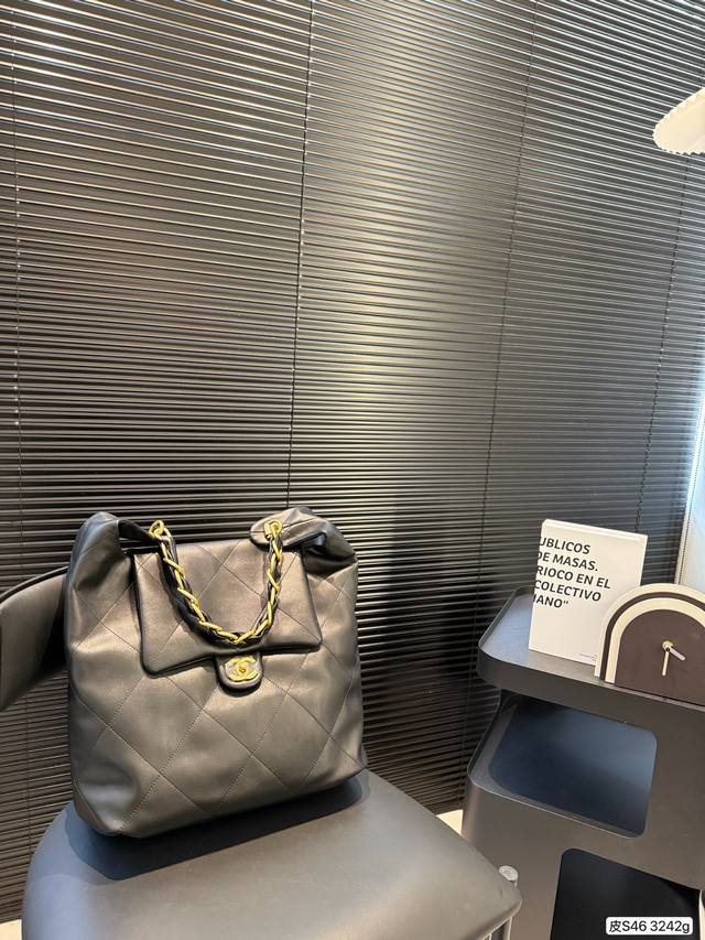 Chanel Underarm Bag Pure Leather Chanel Tote The Classic Design Of The Full Sens