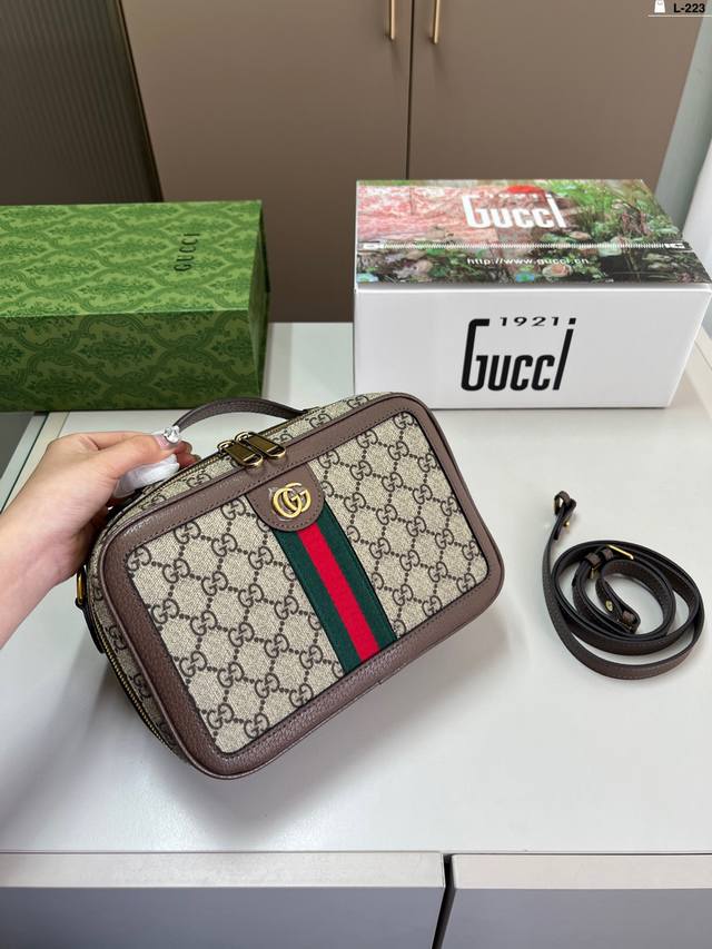 Cool Gucci Camera Bag Is An Ideal Choice For Boys' Daily Casual Wear~ Practical