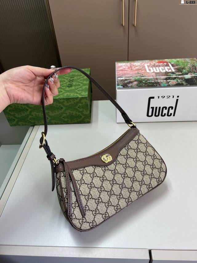 Cool Armpit Bag Gucci. New Arrival Gucci's Crescent Bag Is A Whole Beauty L-223