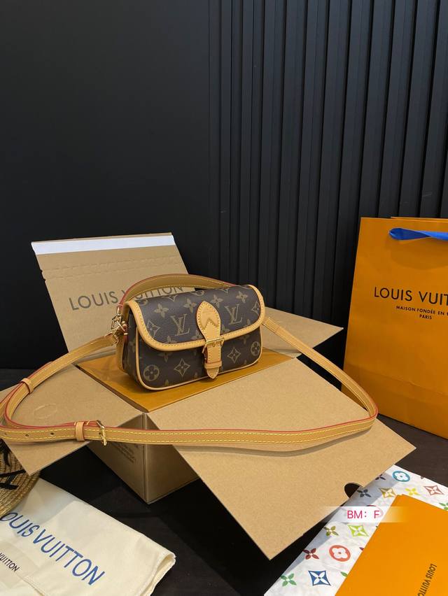 With Foldable Gift Box Oh My God, The Lv Baguette Bag Is So Good-Looking. The Re
