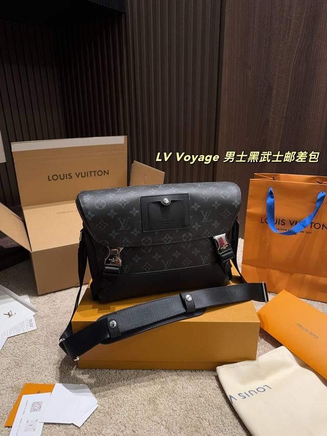 Full Set Packaging Size 30.22 Lv Voyage Men's Black Warrior Messenger Bag