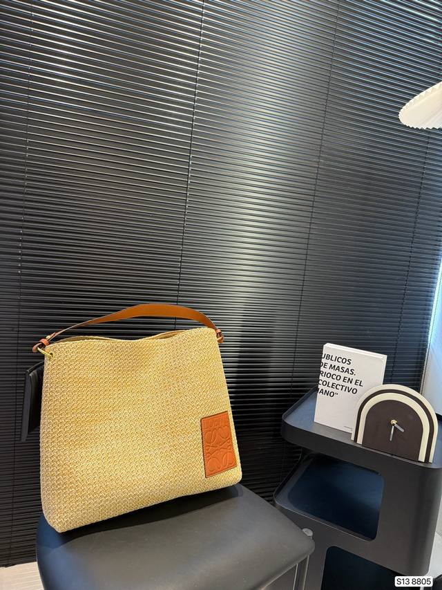 Loewe Woven Tote Bag, A Simple Bag, Very Stylish. It Is Also Easy To Match With