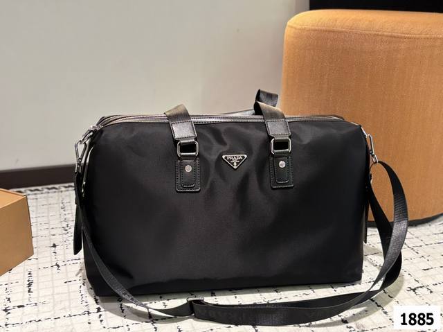 Prada Travel Bag Nylon Material Durable And Wear-Resistant Design Simple And Lig