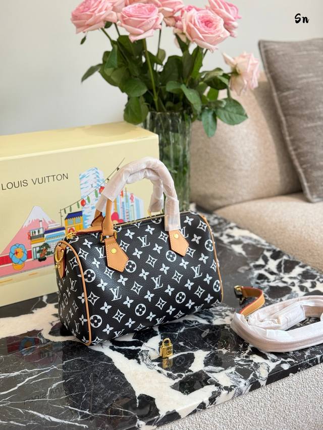 Lv The Pillow Accessories Include Shoulder Straps, Luggage Tags, Locks, Keys, A