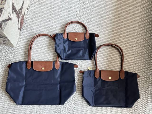 No Box, Large, Medium And Small, Same Price Size: 22*23*14Cm Small 26*27*16Cm Me
