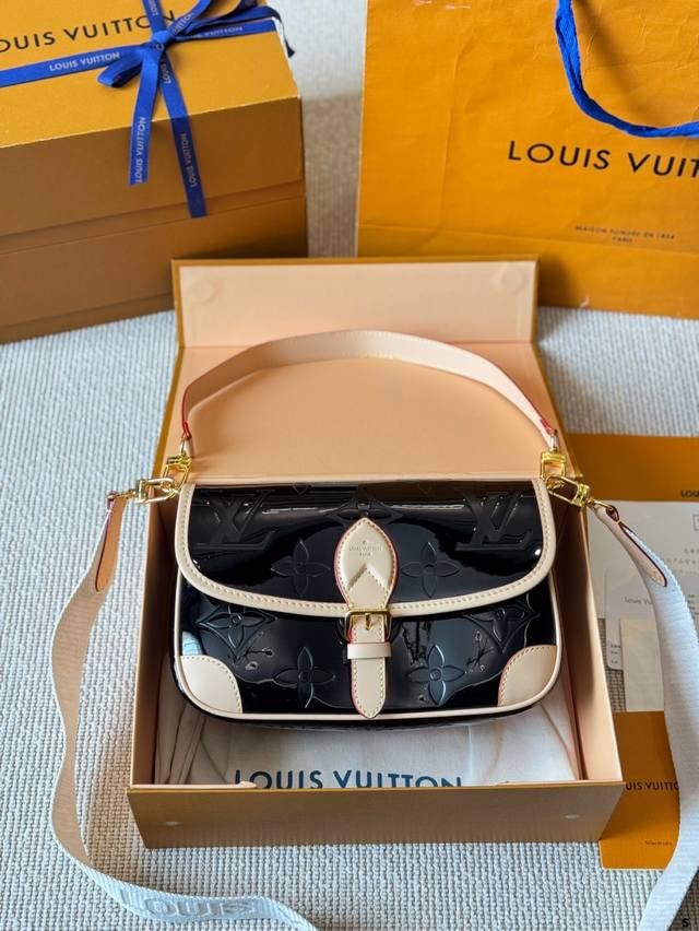 Patent Leather Oh My God, The Lv Baguette Bag Is So Good-Looking. The Real Shot