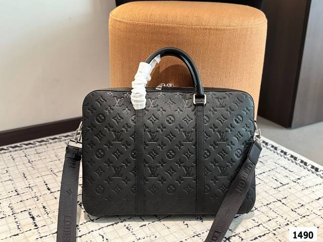Pure Leather Lv Latest Men's Briefcase Practical Details Exquisite Workmanship H