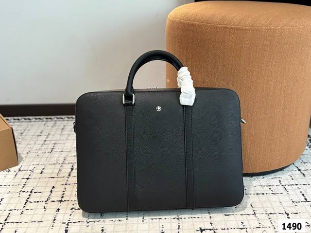 Pure Leather Latest Men's Briefcase, Strong Practicality, Exquisite Workmanship,
