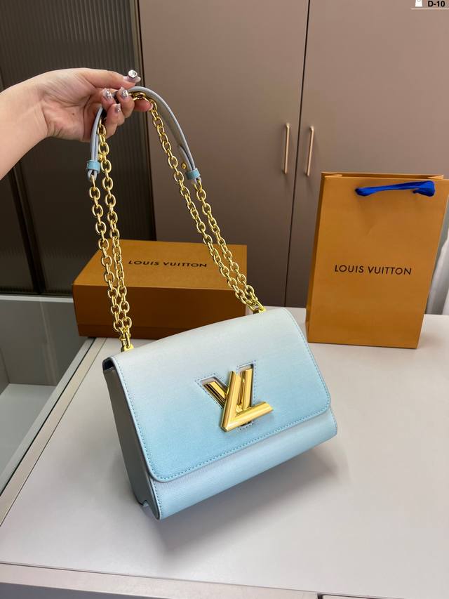 Lv Twist Water Ripple Chain Bag Retro And Elegant, A Timeless Classic Formal And