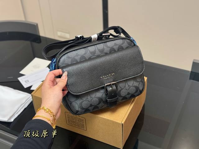 With Airplane Box Replica Size: 24.19Cm Coach Men's Messenger Bag Taiwan Importe