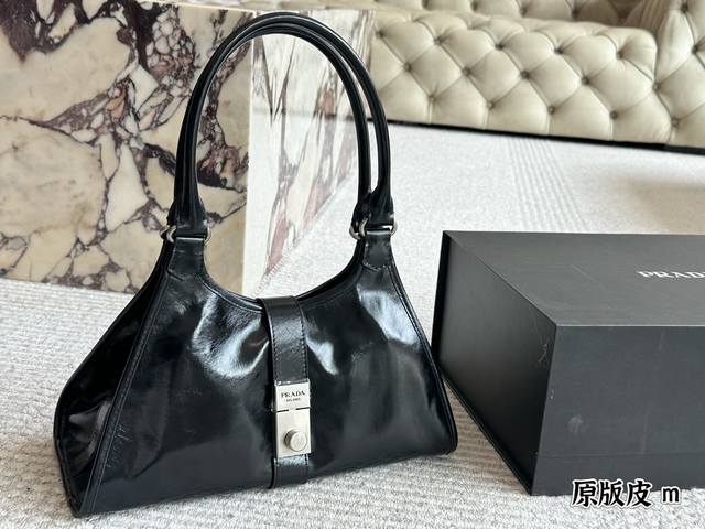 Original Leather I Was Attracted By The New Prada Wax Leather Handbag The Long-A