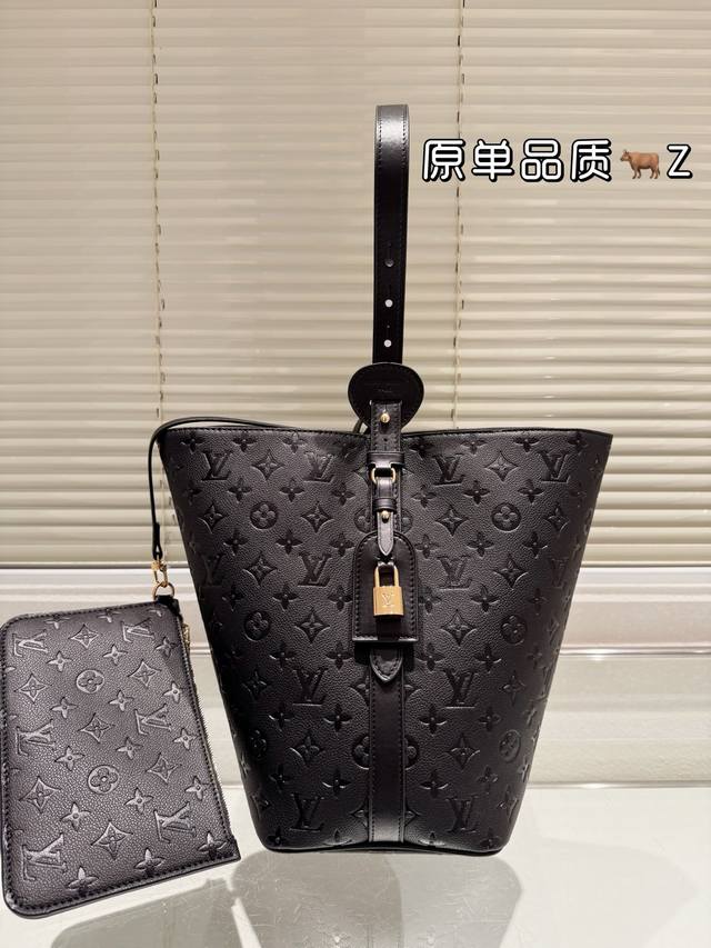Cowhide Version Large Size Lv All Inbb Handbag Is Made Of Monogram Leather With