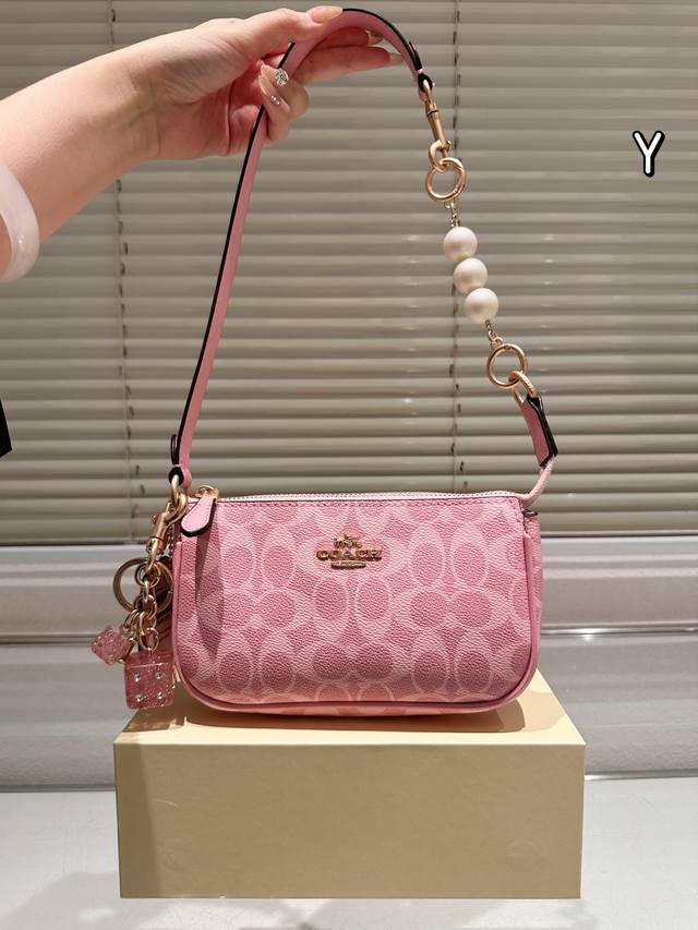 Cowhide Version Soft Mist Pink Coach Nolita19 Mahjong Bag Coach New Swinger Bag