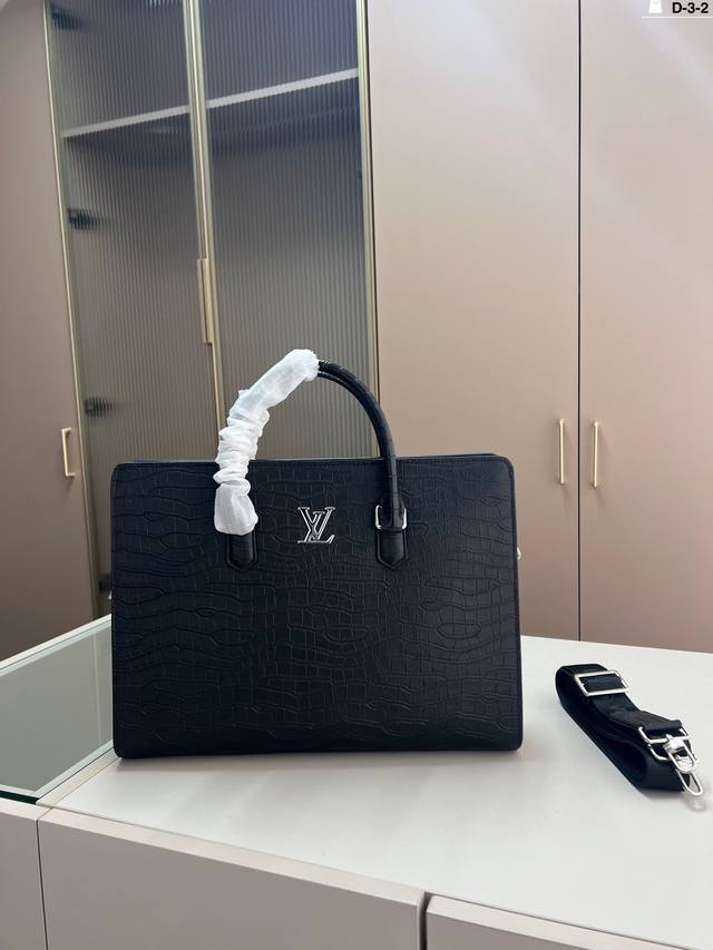 Lv Louis Vuitton Men's Briefcase Can Be Carried Cross-Body Or By Hand Has A Larg