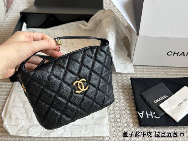 Chanel25P Brushed Large Logo Lunch Box Bag ~ Retro Logo Is More Fashionable Cavi