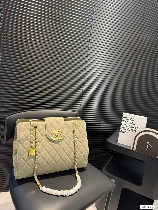Chanel Chain Denim Tote Bag Any Combination Can Be Easily Controlled Low-Key And