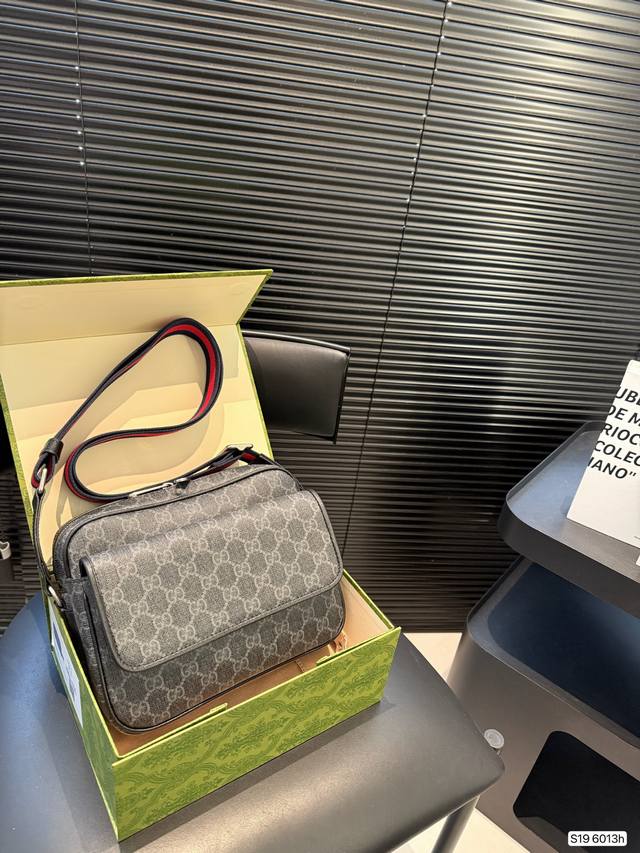 With Folding Box Cool Messenger Bag! Simple Matching Is Very Handsome! Uncommon