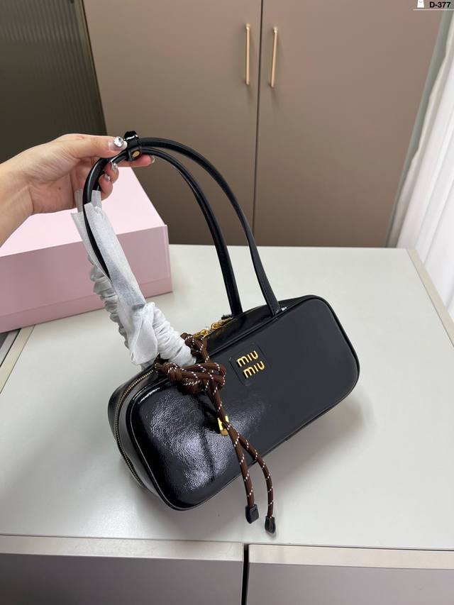 Miumiu Miu Miu Patent Leather Bowling Bag I Suddenly Realized That It Is Really