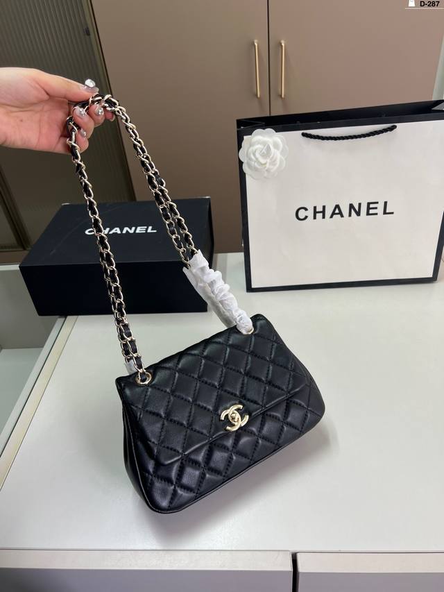 Big Sheepskin Chanel Chanel Chain Bag Lazy And Casual And Easy To Carry Full Of