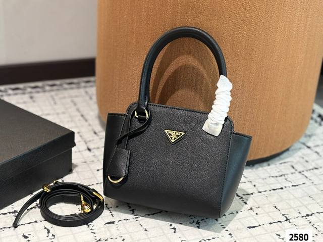 Handbag With Box Prada Cute! Prada I Love It Prada Used Bags Can Also Be Very Cu