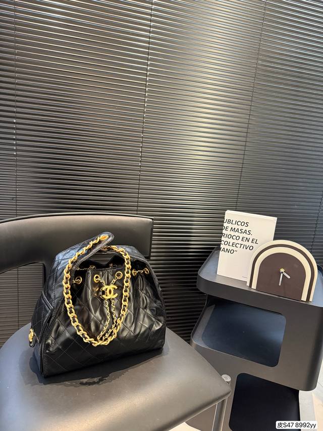 The Long-Awaited Chanel Tote Is Full Of Fashion Sense And Practicality. It Can B