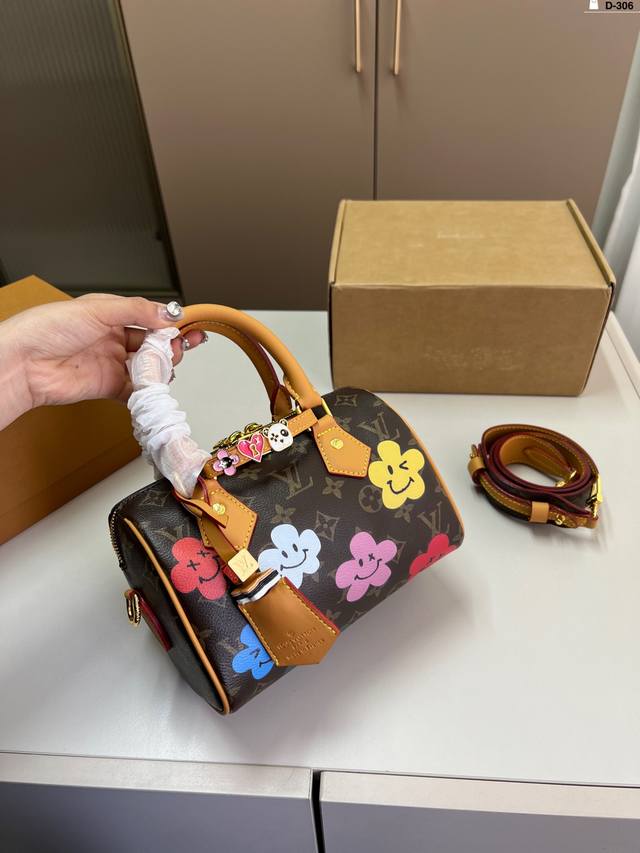 Lv Graffiti Pillow Bag New Graffiti Style High-End Can Be Carried On One Shoulde