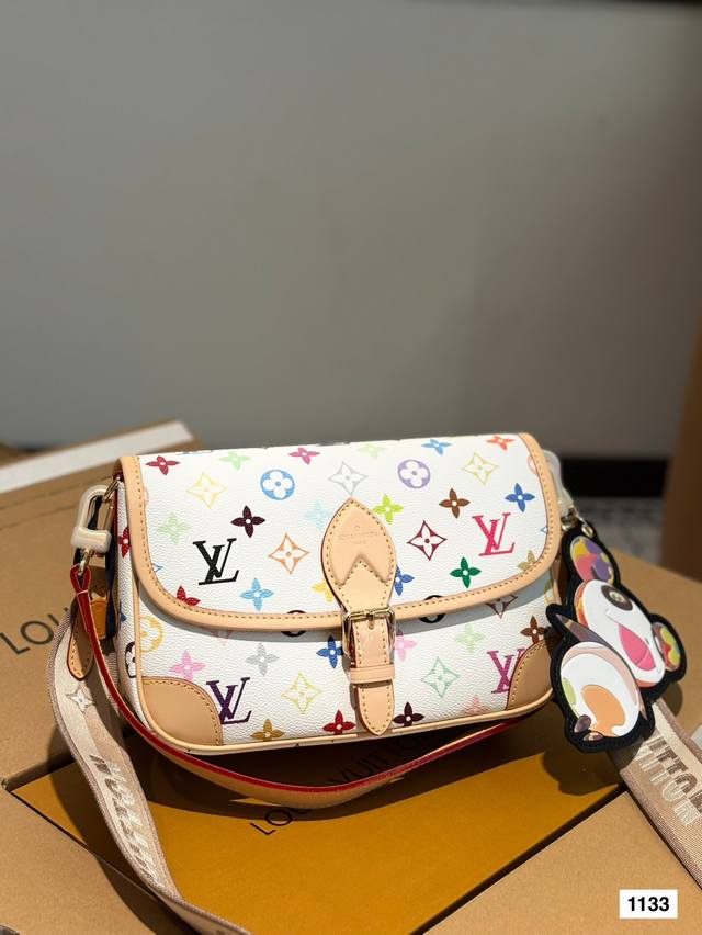 Oh My God, The Lv Baguette Bag Is So Good-Looking. The Real Shot Of The Upper Bo