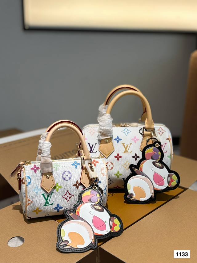 Lv New Tri-Color Pillow Bag Hand-Held Messenger Bag With Large Capacity Recommen