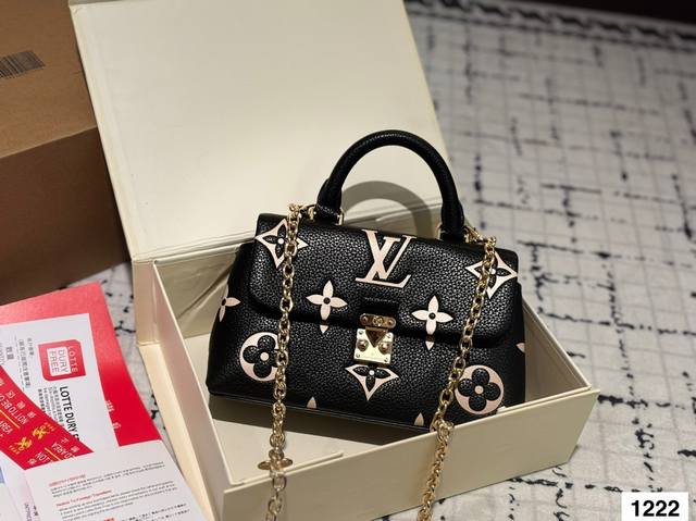Size 20.12Cm Lv Embossed Madeleine Bb I Really Like This Bag With Handles It Fee