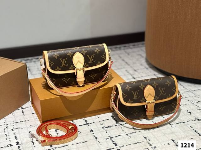 With Folding Box Lv Baguette Lv Beauty White Tri-Color Is Really Beautiful. Each