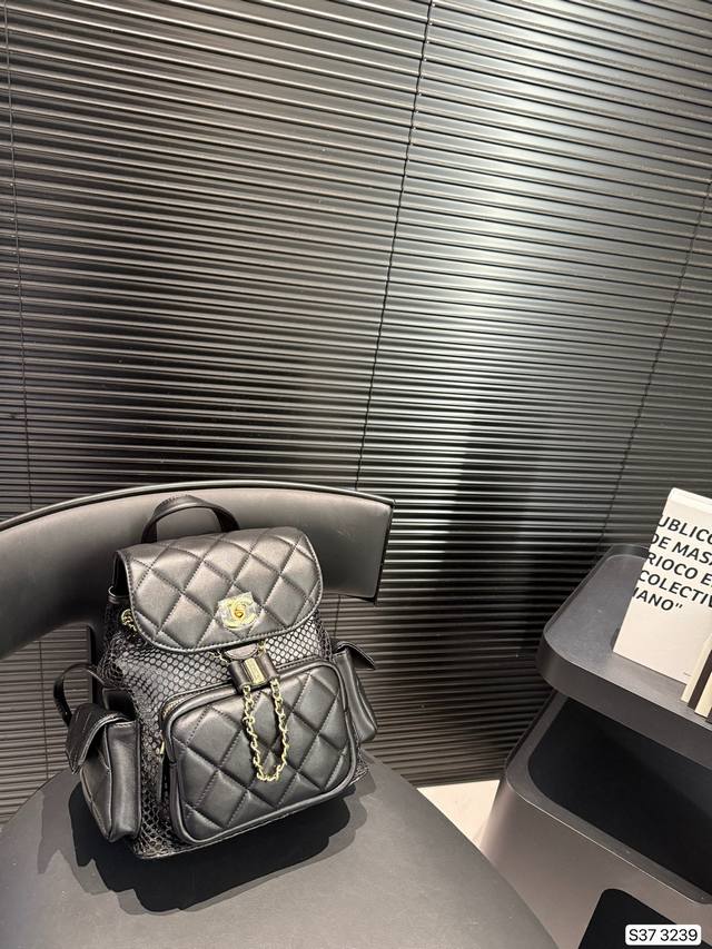 Chanel25S Chanel Hollow Mesh Backpack Is A Hot Summer New Model. I Thought It Wa