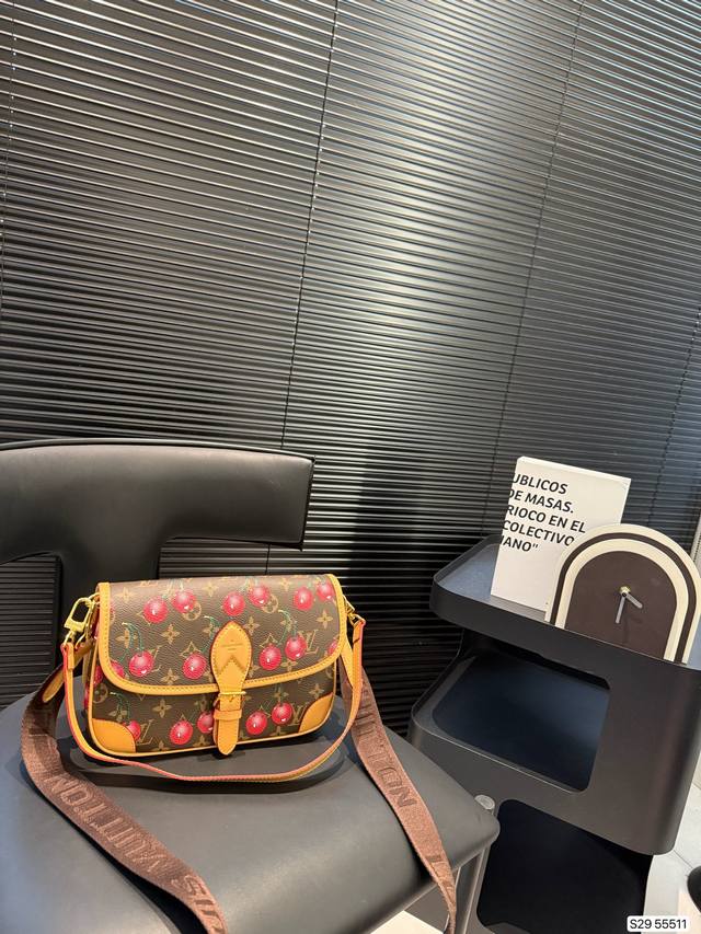 Lvbest-Selling Baguette Bag - Lv Diane Ivdiane, Also Known As The Baguette Bag,
