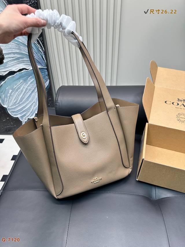 With Gift Box Coach's New Hadley Tote, Cowhide Version, Full Of Texture Talk. Su