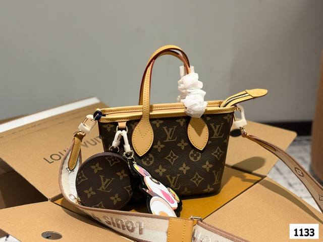 Lv New Super Mini Neverfull Bb Is Both Milky And Advanced Super Mini Size Is Lig