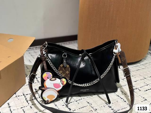 With Pendant Lv Carrall Small Cowhide] ., Dark College Style Dark Motorcycle Sty