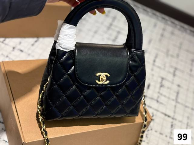 Chanel24K New Style This Season's "Most Eye-Catching Bag" Chanel 23K Kelly Large