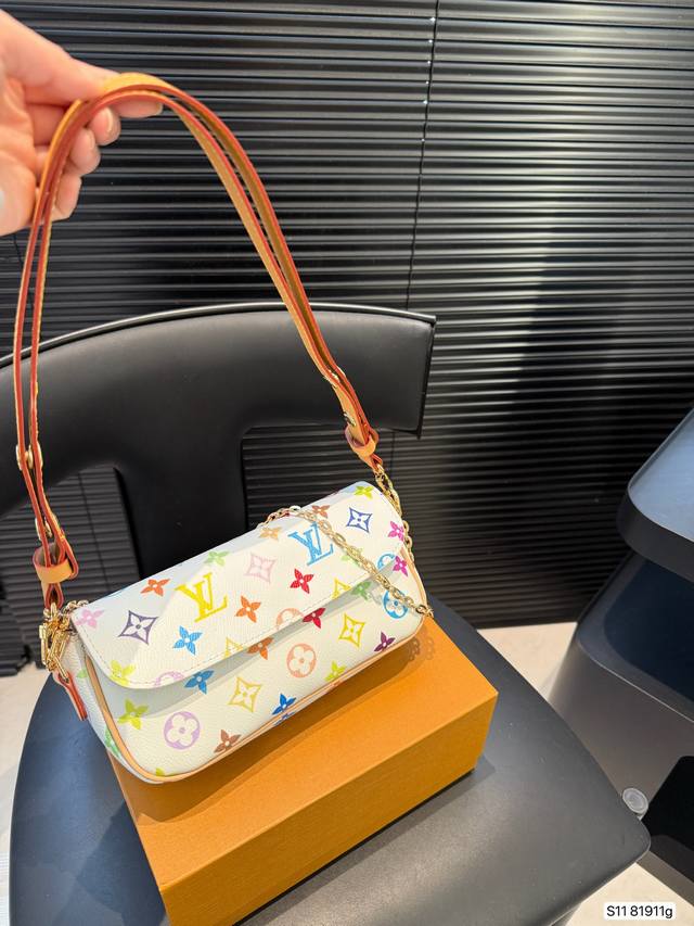 With Folding Box Lv Underarm Bag Messenger Bag Cool And Sassy Low-Key Luxury Can