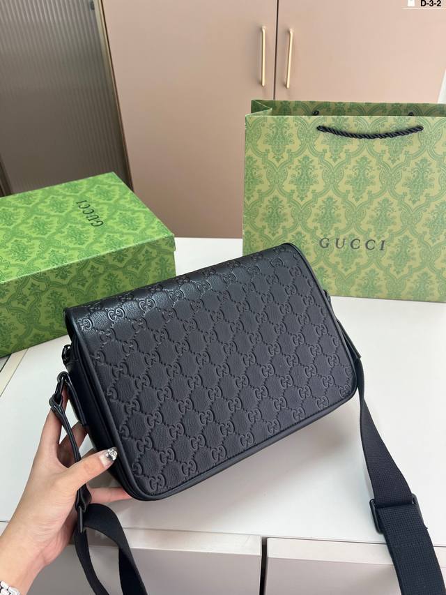 Cowhide Gucci Cool Shoulder Bag Gucci Gucci Messenger Bag Ophidia Canvas And Lea