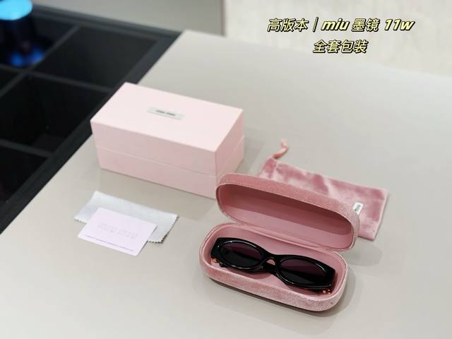 Full Set Package Crazy, Crazy, Miumiu Is Going Crazy Again Miumiu11W Is Your Bes