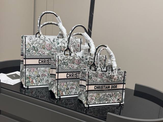 With Folding Box Scarf Dior Original Jacquard Dior Book Tote This Year's Favorit